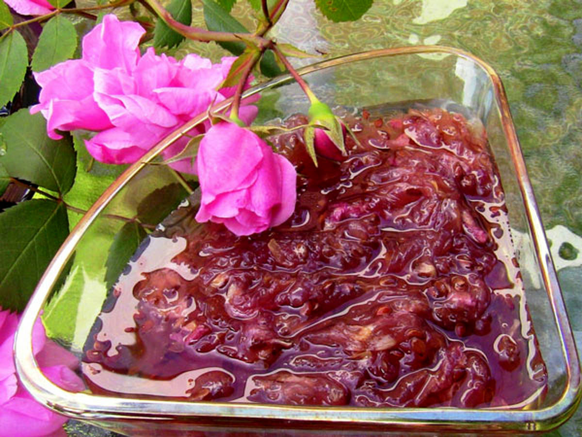 مربا گل محمدی